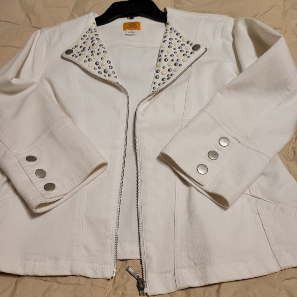 Ruby Rd. Woman's Studded White Jean jacket Blazer two sizes available 12 and 10 - Picture 12 of 16